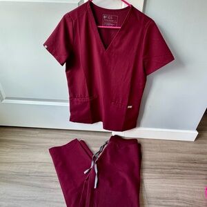 Figs Technical Collection Maroon Top